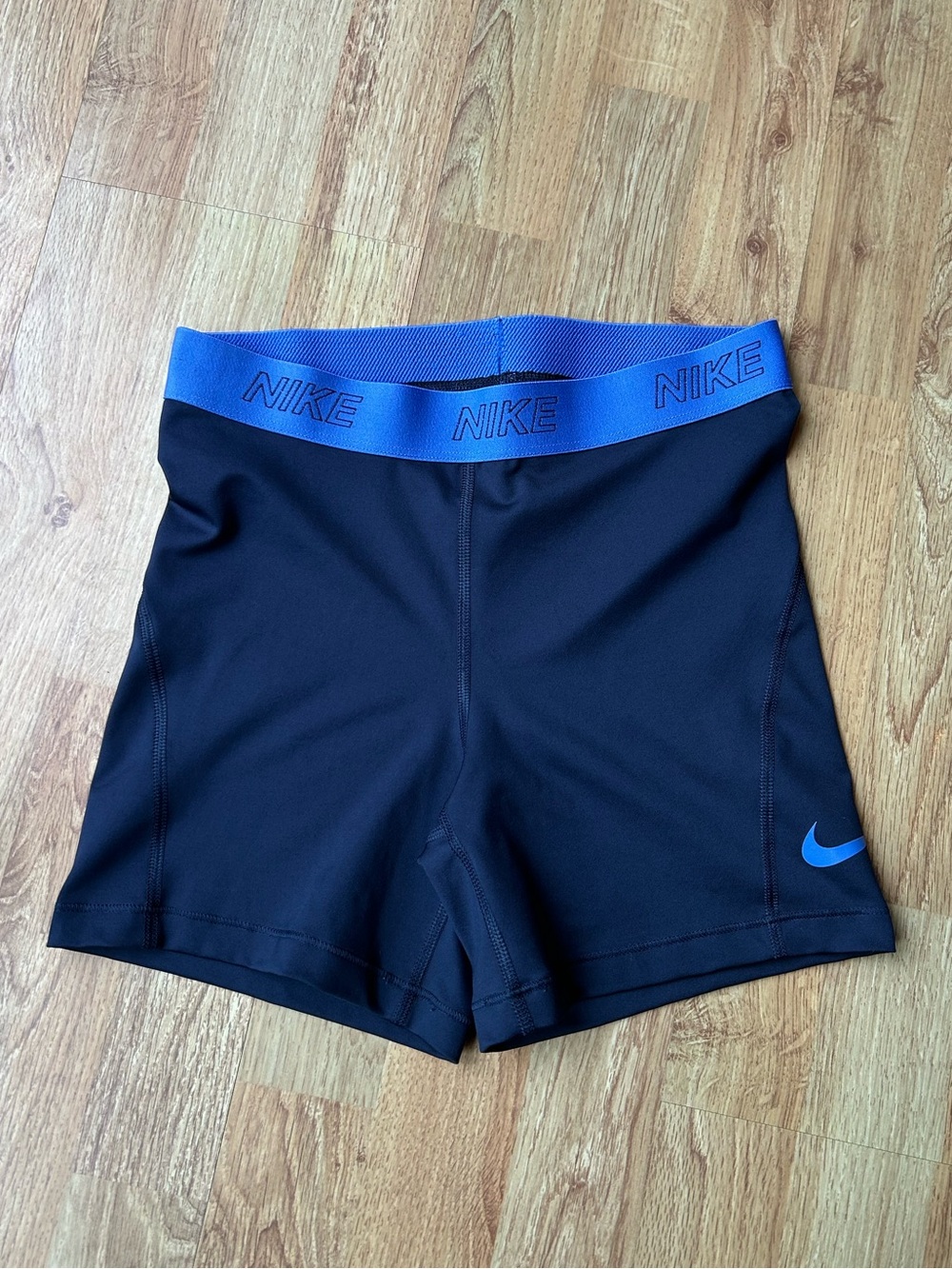 Women’s Nike Spandex Shorts Size Medium Blue